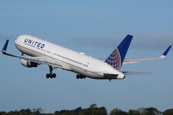 United Airlines Flight UA941 Emergency